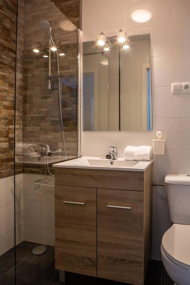 Lovely 3 Bedroom Apartment Next To Fuencarral Madryt Zewnętrze zdjęcie