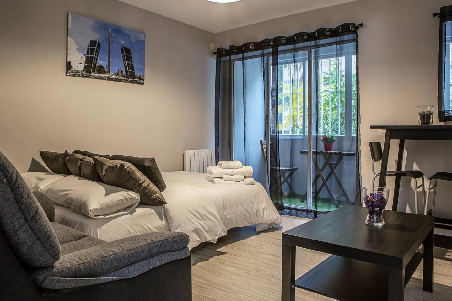 Lovely 3 Bedroom Apartment Next To Fuencarral Madryt Zewnętrze zdjęcie